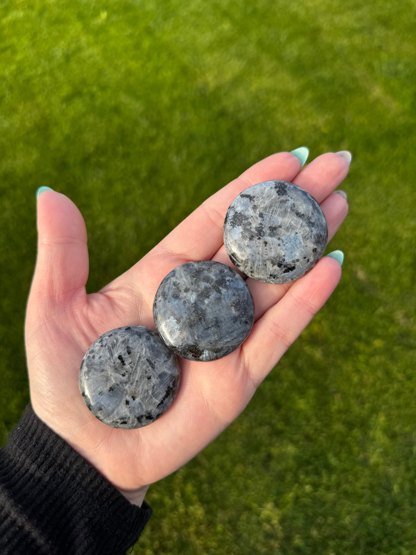 Larvakite flat stone