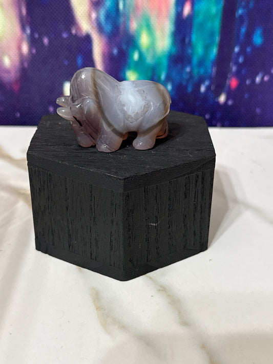 Agate bull